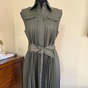 NWT Ellie Tahari Surplus Olive Pleated Shirt Dress Belted Quiet Luxury Chic Size